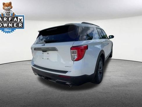 Used 2023 Ford Explorer XLT w/ Equipment Group 202A AWD/4WD image 9