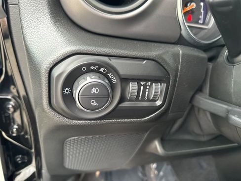 Used 2021 Jeep Gladiator Sport image 27