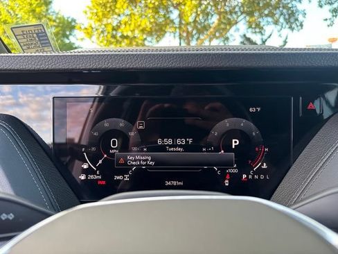 Used 2025 GMC Yukon Denali AWD/4WD image 21