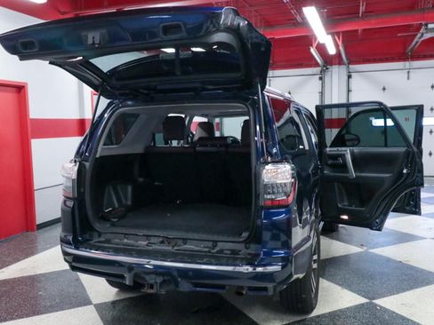 Used 2022 Toyota 4Runner Limited AWD/4WD image 30