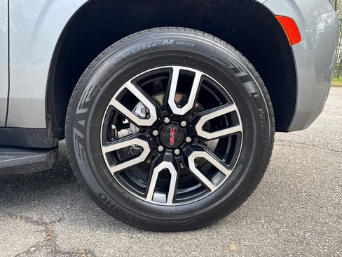 Used 2024 GMC Yukon AT4 AWD/4WD image 14