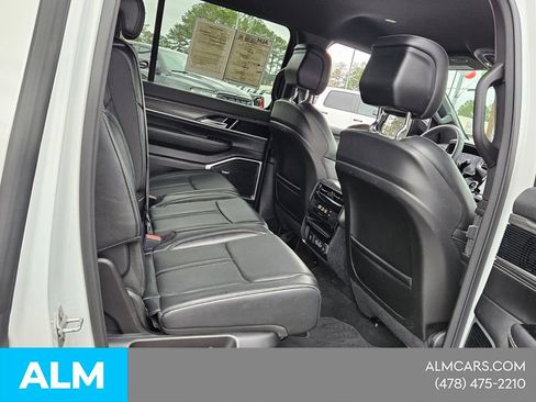 Used 2023 Jeep Wagoneer Series II AWD/4WD image 19