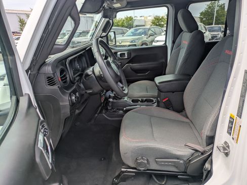 Used 2025 Jeep Wrangler Unlimited Rubicon AWD/4WD image 18