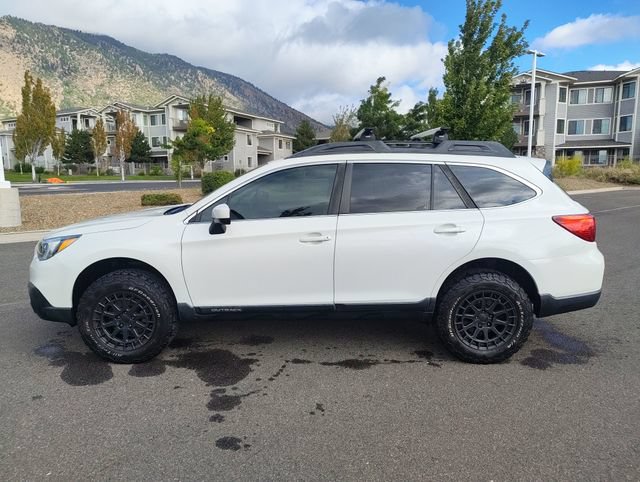 Used 2017 Subaru Outback 2.5i Premium AWD/4WD image 6