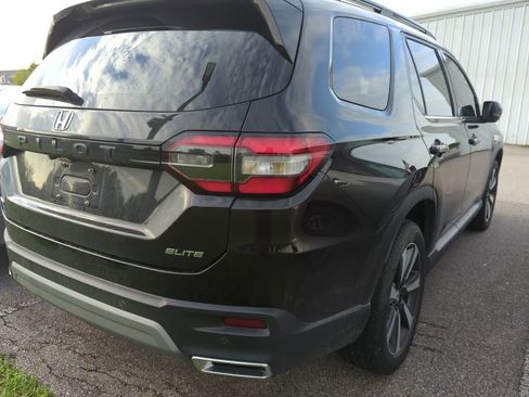 Used 2023 Honda Pilot Elite image 3
