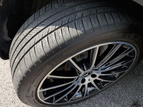 Used 2022 Mercedes-Benz GLC 300 image 12