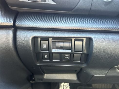 Used 2018 Subaru Crosstrek 2.0i Premium w/ Eyesight System AWD/4WD image 16