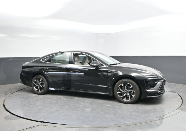 Used 2025 Hyundai Sonata SEL FWD image 3