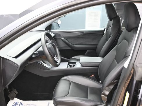 Used 2026 Tesla Model Y Long Range RWD image 15