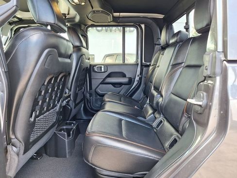 Used 2020 Jeep Gladiator Mojave image 11