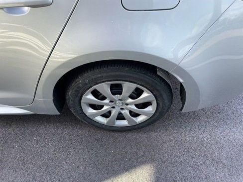 Used 2025 Toyota Corolla LE image 9