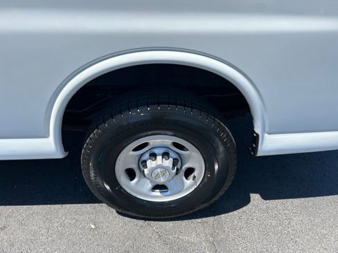 Used 2022 Chevrolet Express 2500 Extended w/ Driver Convenience Package RWD image 28