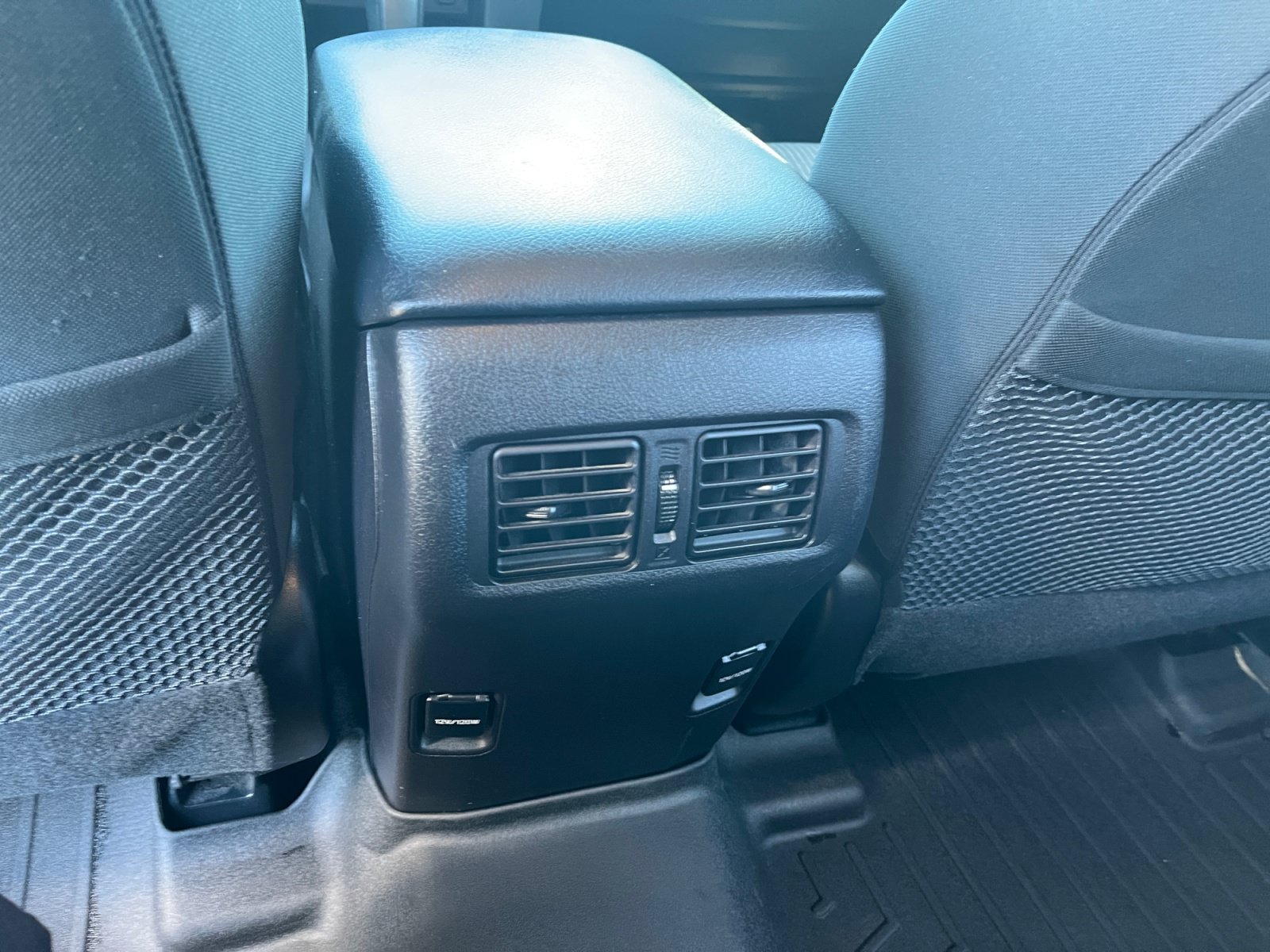 Used 2016 Toyota 4Runner SR5 AWD/4WD image 32
