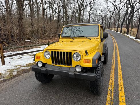 Used 2004 Jeep Wrangler 4WD image 3