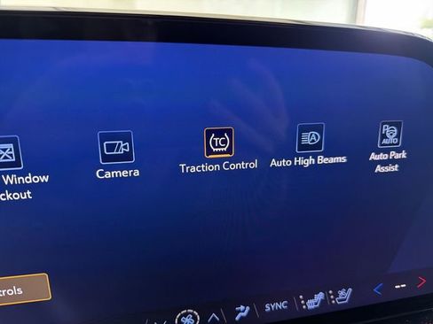 Used 2024 Chevrolet Traverse RS w/ LPO, Floor Liner Package image 35