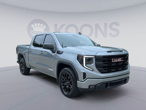 Used 2023 GMC Sierra 1500 Elevation RWD image 2