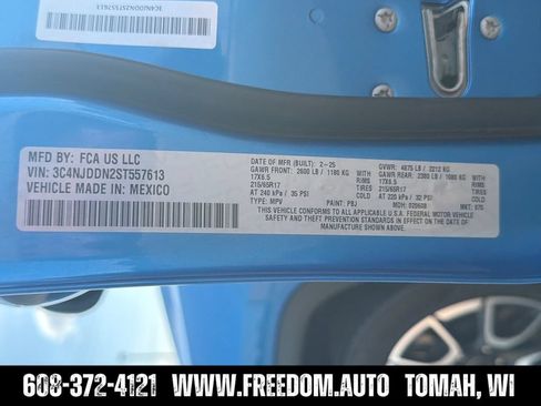 Used 2025 Jeep Compass Trailhawk AWD/4WD image 28