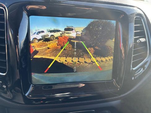 Used 2018 Jeep Compass Limited w/ Navigation Group image 14