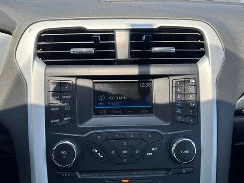 Used 2014 Ford Fusion SE FWD image 16