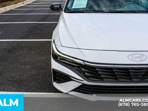 Used 2025 Hyundai Elantra Sport image 12