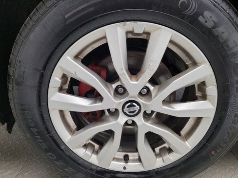 Used 2017 Nissan Rogue SV AWD/4WD image 31
