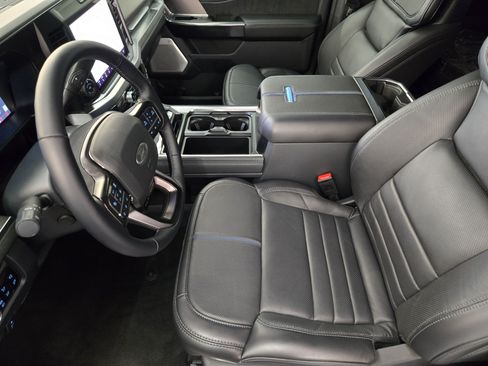 Used 2026 Ford F450 Platinum w/ FX4 Off-Road Package AWD/4WD image 15