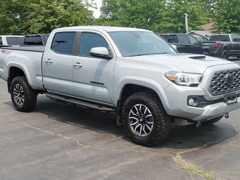 Used 2020 Toyota Tacoma TRD Off-Road AWD/4WD image 4