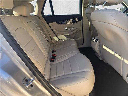 Used 2022 Mercedes-Benz GLC 300 image 17