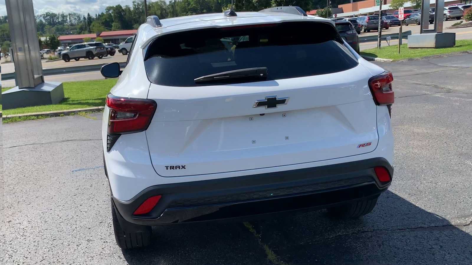 Certified 2025 Chevrolet Trax RS w/ Sunroof Package FWD image 7