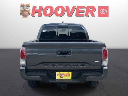 Used 2022 Toyota Tacoma TRD Sport w/ Technology Package image 3