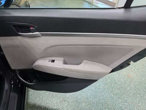 Used 2020 Hyundai Elantra SEL image 22