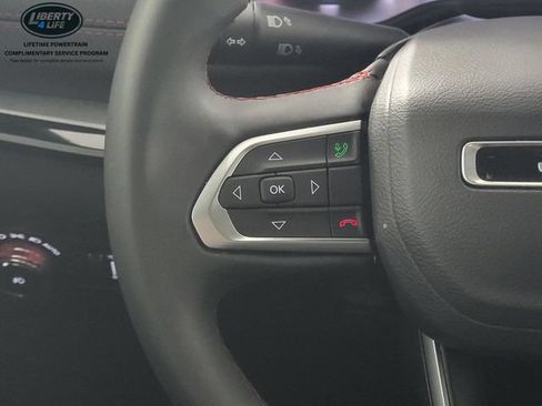 Used 2025 Jeep Compass Trailhawk AWD/4WD image 27