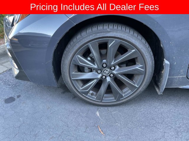 Used 2025 Toyota Corolla SE w/ Convenience Package FWD image 2