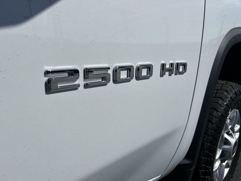 Used 2025 Chevrolet Silverado 2500 LT w/ Convenience Package image 13