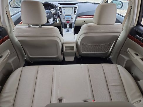 Used 2011 Subaru Outback 2.5i Limited image 19