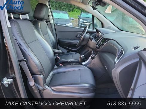 Used 2019 Chevrolet Trax LT w/ LT Convenience Package AWD/4WD image 24
