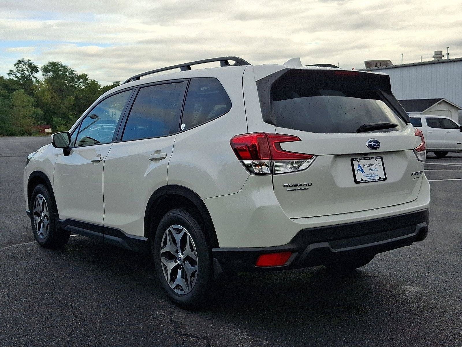 Used 2023 Subaru Forester Premium AWD/4WD image 4
