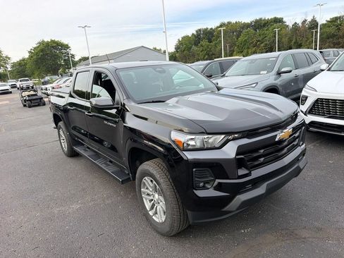 Used 2024 Chevrolet Colorado LT w/ LT Convenience Package II AWD/4WD image 6