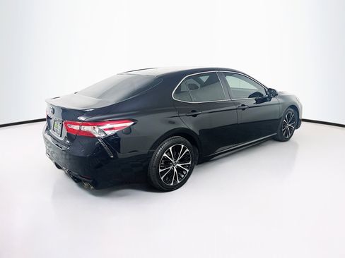 Used 2018 Toyota Camry SE w/ Convenience Package FWD image 9