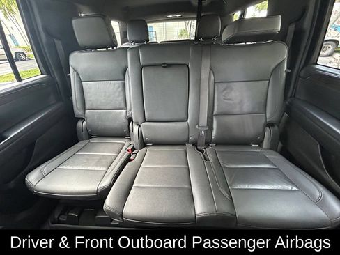 Used 2022 Chevrolet Suburban LT RWD image 13