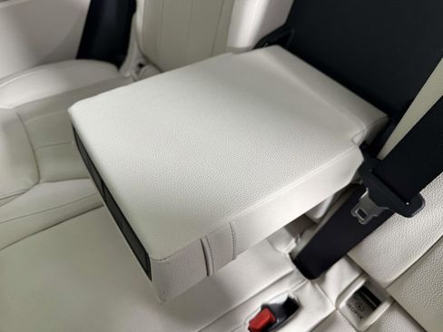 Used 2021 Mercedes-Benz GLB 250 4MATIC image 33