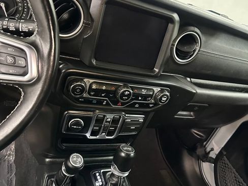 Used 2023 Jeep Wrangler Unlimited Sahara w/ Cold Weather Group AWD/4WD image 15