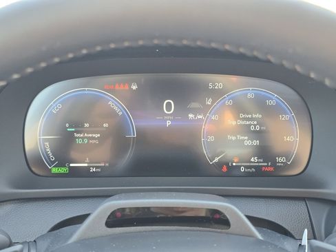 New 2025 Toyota Crown Signia image 43