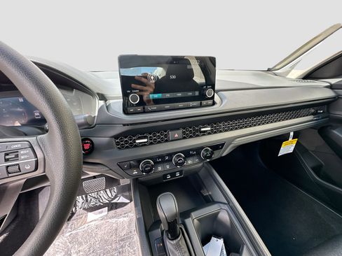 New 2025 Honda Accord SE image 10
