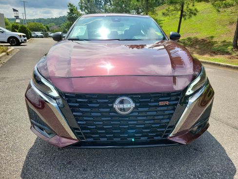 Used 2025 Nissan Altima 2.5 SV FWD image 19