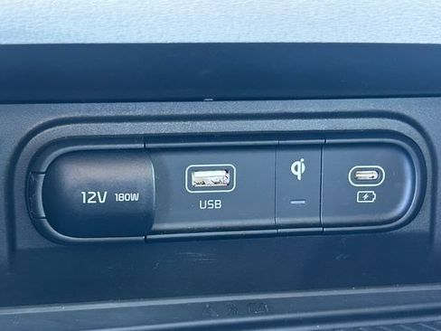Used 2023 Kia Sportage EX AWD/4WD image 16