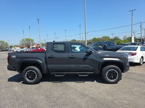 New 2026 Toyota Tacoma TRD Off-Road AWD/4WD image 3