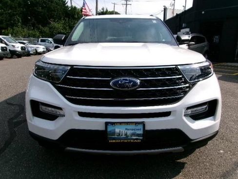 Certified 2023 Ford Explorer XLT w/ Equipment Group 202A AWD/4WD image 2