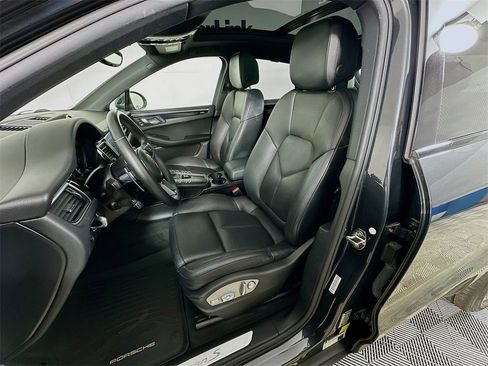Used 2017 Porsche Macan S image 25