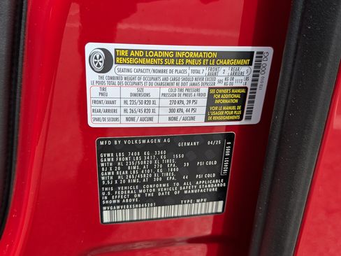 Used 2025 Volkswagen ID. Buzz Pro S Plus RWD image 38